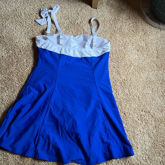 Lookbook - Picture 4 of 8